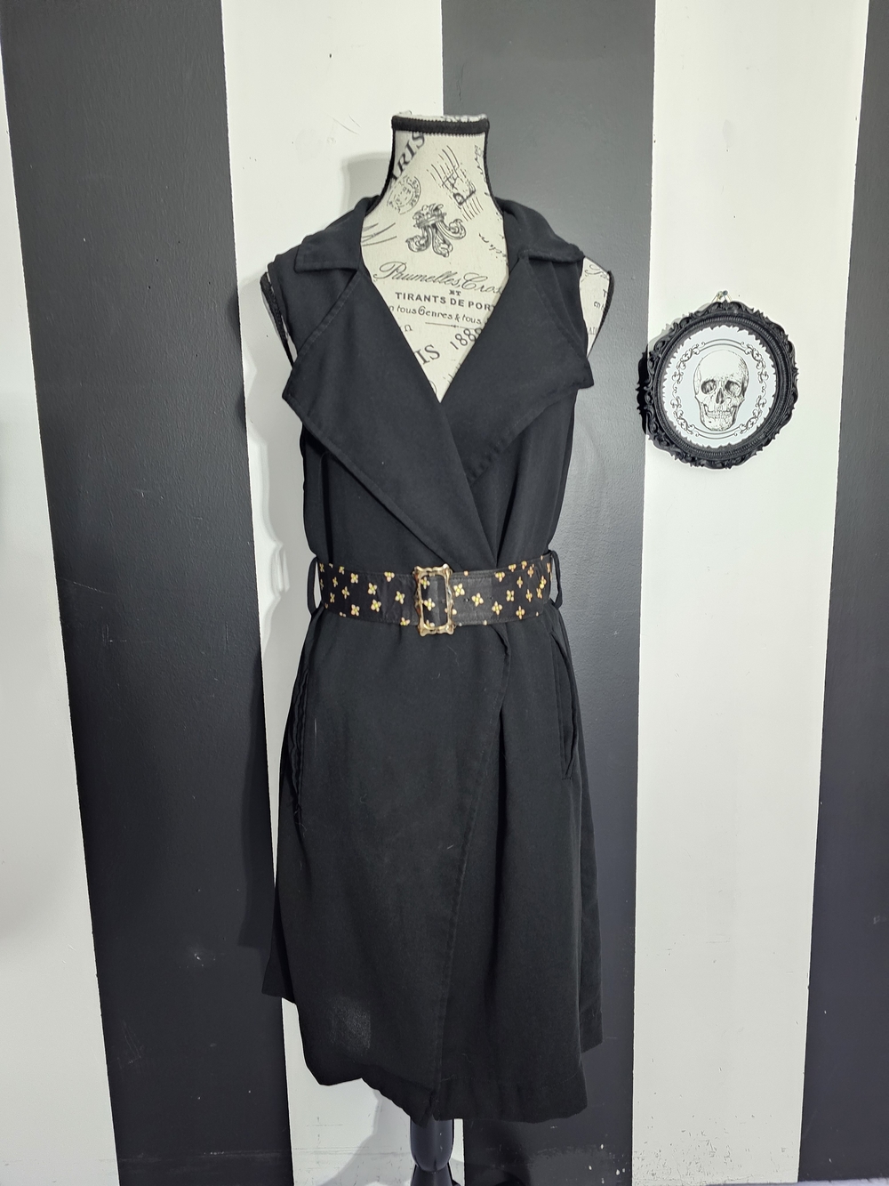 Sleeveless Midi Dress with Gold-Star Belt